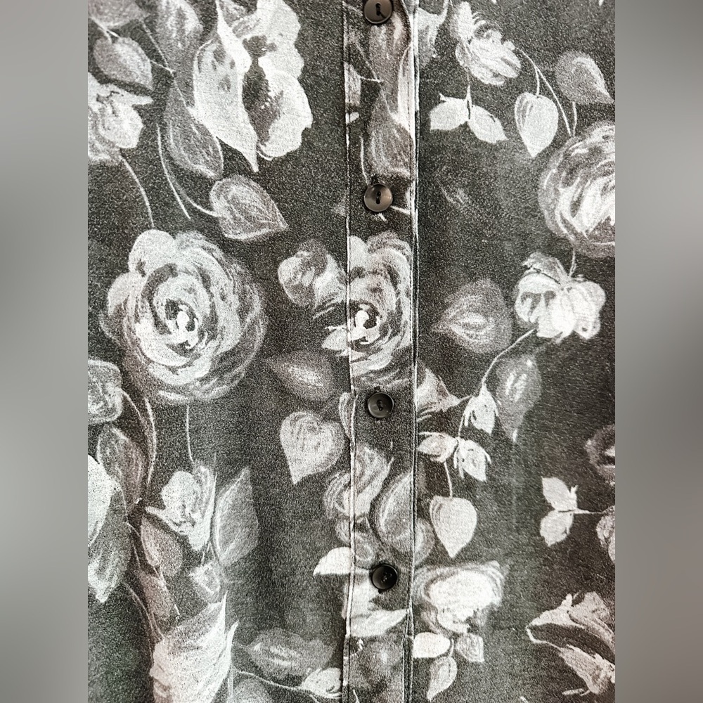 NY & Co. Sheer Floral Monochrome Button Down - Size: Large - Picture 5 of 7